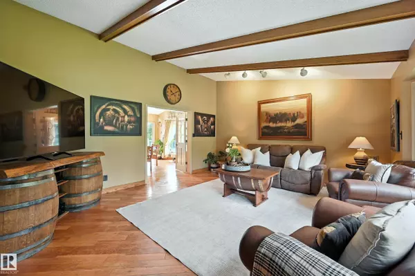 Edmonton, AB T6Y 0H9,16815 41 AV SW