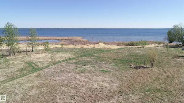 Rural Lac Ste. Anne County, AB T0E 0A0,514 54411 RGE RD 40