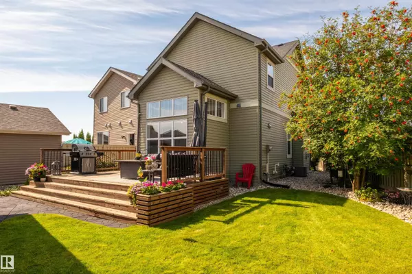 3053 Arthurs CR SW, Edmonton, AB T6W 2H8