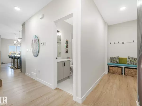 Edmonton, AB T6M 1N7,3063 200 ST NW