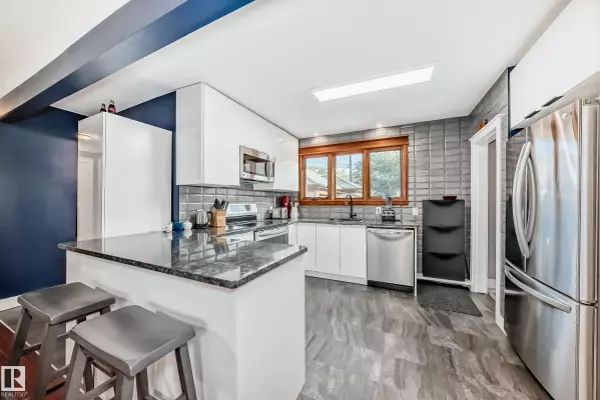 Edmonton, AB T6C 1H8,7712 86 AV NW