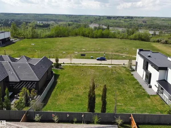 Edmonton, AB T6W 0S2,21 WINDERMERE DR SW