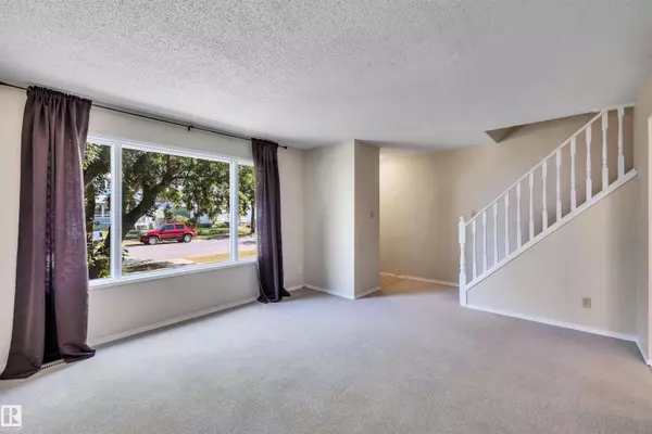 Edmonton, AB T5P 1Y2,10228 152 ST NW
