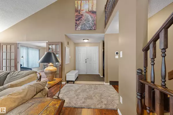 Edmonton, AB T6M 1H8,5912 177 ST NW