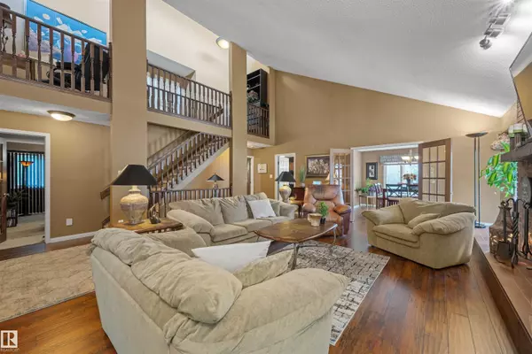 Edmonton, AB T6M 1H8,5912 177 ST NW