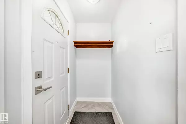 Edmonton, AB T5W 0R3,4038 113 AV NW