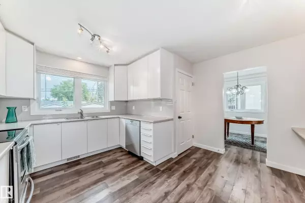 Edmonton, AB T6B 1Y3,8415 72 ST NW