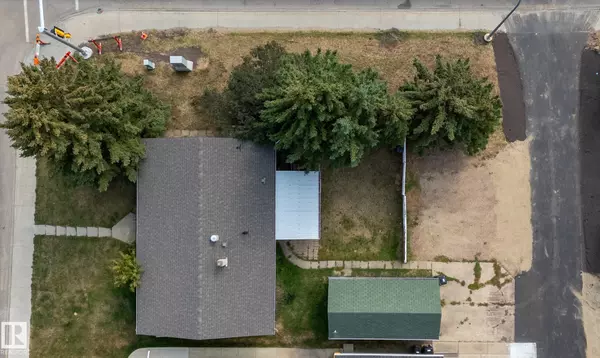 Edmonton, AB T6H 2N5,6204 105 ST NW