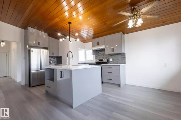 Edmonton, AB T5E 3V8,13340 94 ST NW
