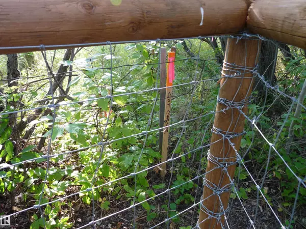 New Sarepta, AB T0C 3M0,30 FALCON DRIVE