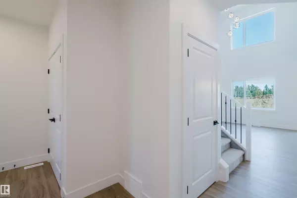 Spruce Grove, AB T7X 4E1,55 RENWYCK PL