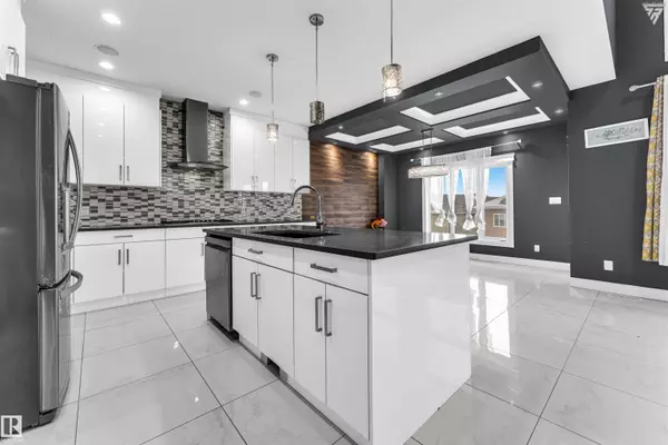 Edmonton, AB T5S 0L1,3662 HUMMINGBIRD WY NW