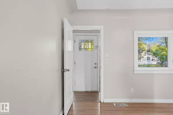 Edmonton, AB T5B 1W7,11920 71 ST NW