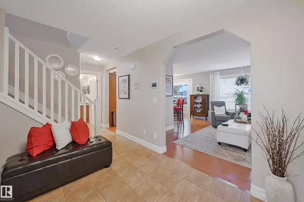 Spruce Grove, AB T7X 0E7,7 SPRING GROVE CR