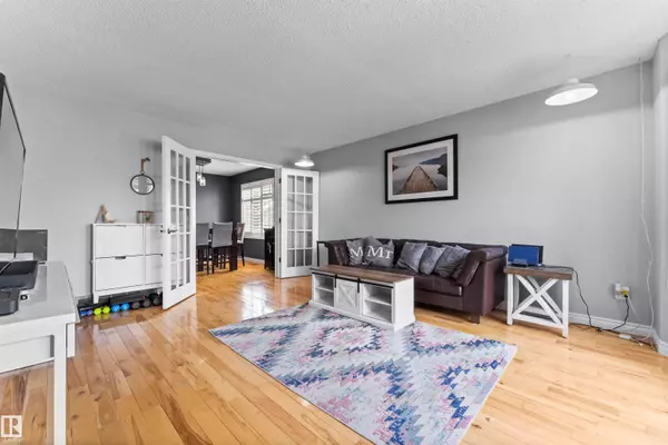 Edmonton, AB T5Z 2T5,15616 80 ST NW