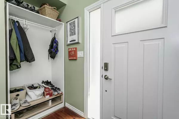 Edmonton, AB T6L 5G6,3520 33 AV NW