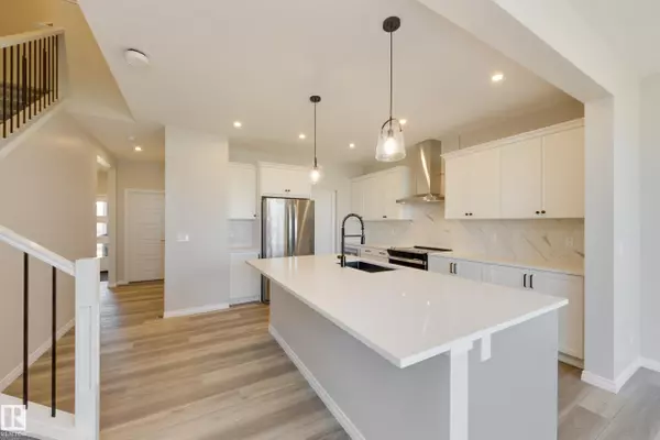 Edmonton, AB T6M 3J2,19410 22A AV NW