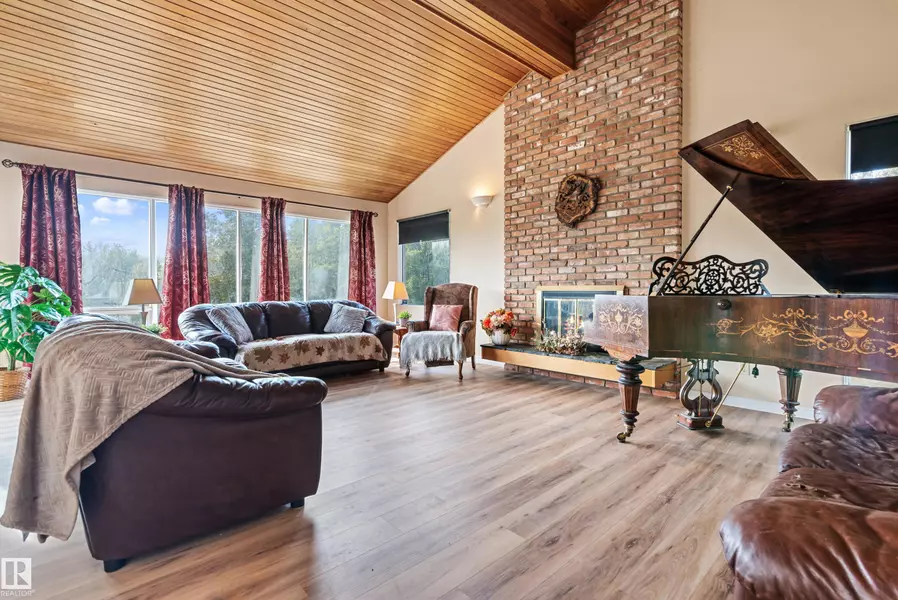 #29 26123 TWP RD 511, Rural Parkland County, AB T7Y 1B9