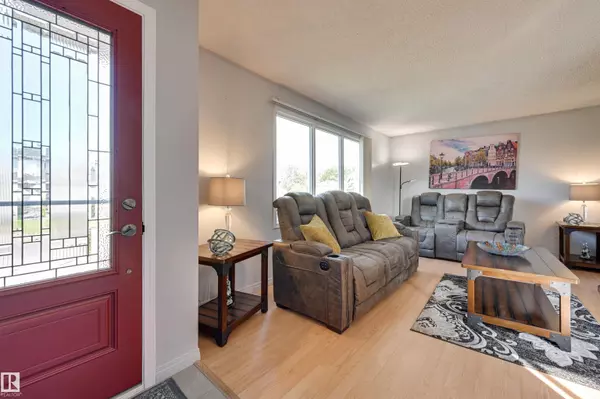 Edmonton, AB T5Y 2H8,14703 35 ST NW