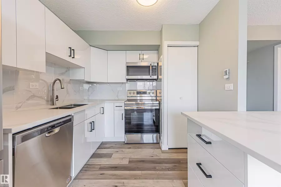 #1705 10150 117 ST NW, Edmonton, AB T5K 2J2