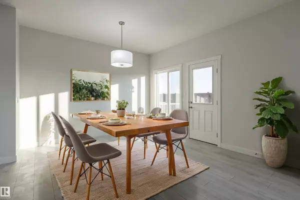 Edmonton, AB T6X 3H9,2643 5 AV SW