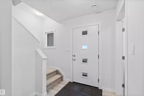 Edmonton, AB T6M 1P9,5030 RIVER'S EDGE WY NW