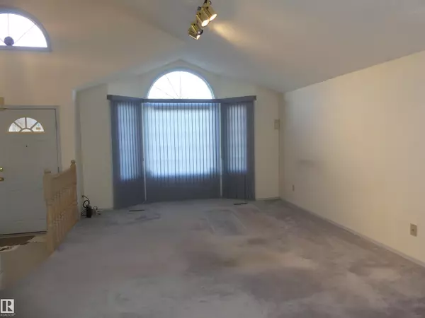 Edmonton, AB T5X 5V4,9827 175 AV NW