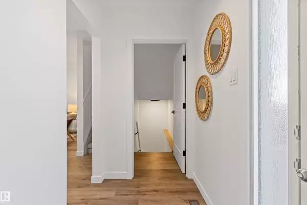 Edmonton, AB T5A 0H9,70 AMBERLY CT NW