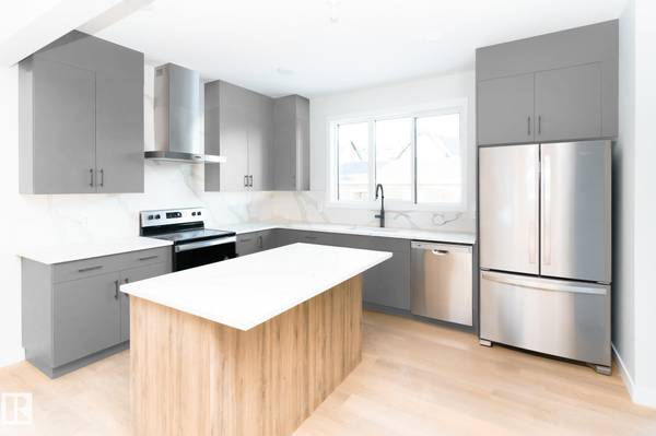 5113 PILOT LN NW, Edmonton, AB T5G 2S5