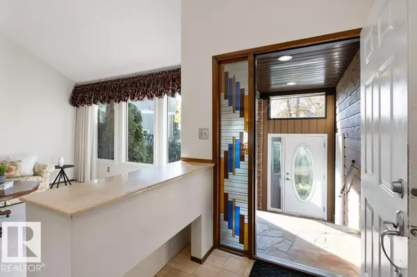 St. Albert, AB T8N 3S5,14 WINDERMERE CR