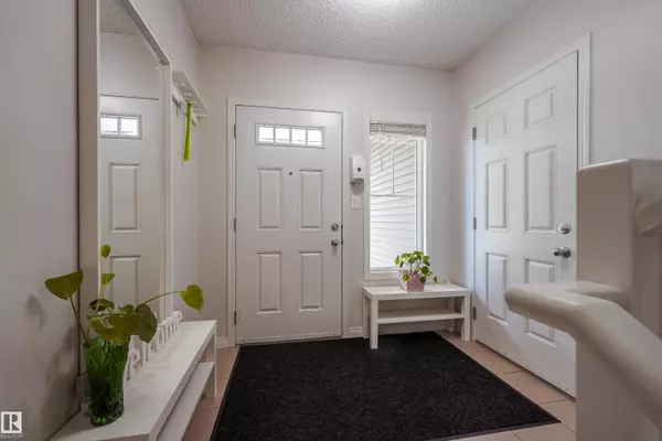 Edmonton, AB T6X 1S5,5431 CRABAPPLE LO SW