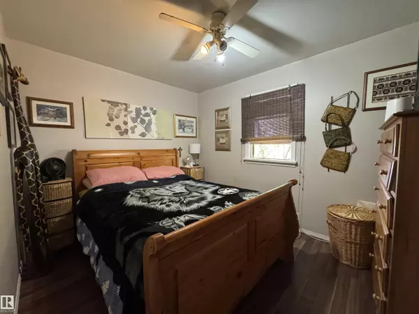 Vegreville, AB T9C 1K3,5602 50 ST