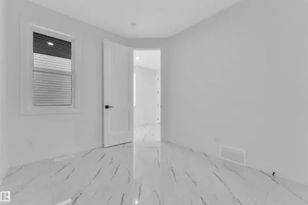 Leduc, AB T9E 1S7,417 PINE PT