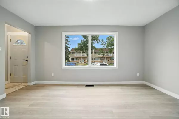 Edmonton, AB T5C 1N7,13218 81 ST NW