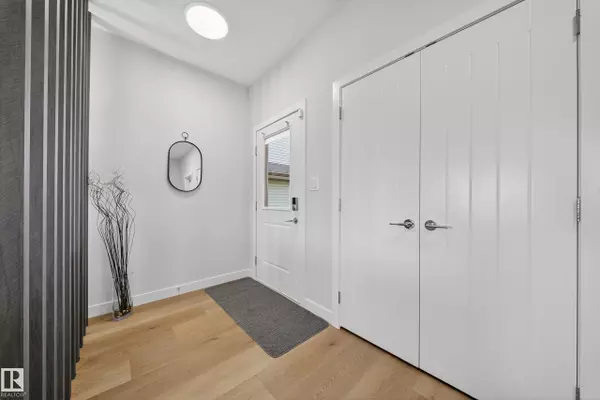 Edmonton, AB T6W 3Z5,7614 CREIGHTON PL SW