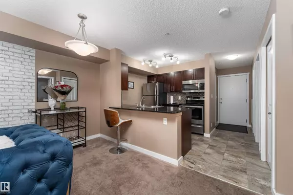 Edmonton, AB T6X 2C6,#211 107 WATT CM SW