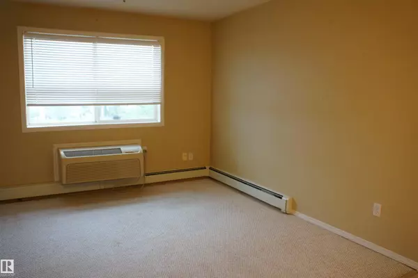 Fort Saskatchewan, AB T8L 4R6,#403 8802 SOUTHFORT DR