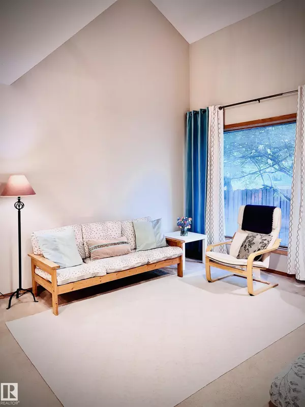 Edmonton, AB T6L 5M1,3557 MILL WOODS RD E NW