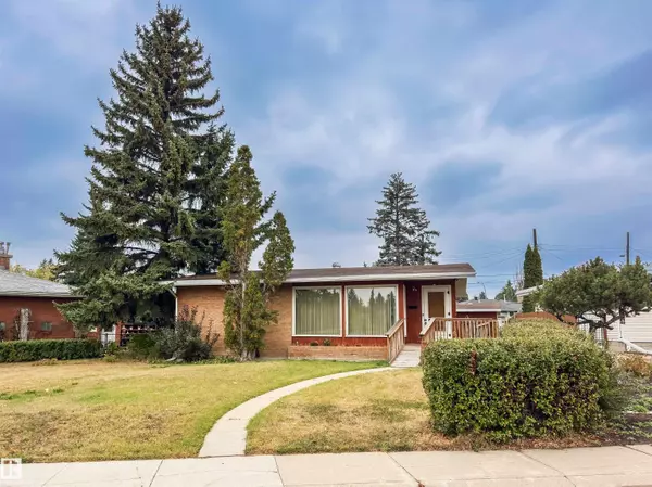 Edmonton, AB T5R 1E1,8126 150 ST NW