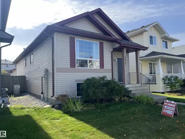 3027 32 AV NW, Edmonton, AB T6T 1X1