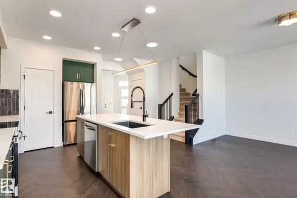 Edmonton, AB T5S 0W3,2128 CROSSBILL LN NW