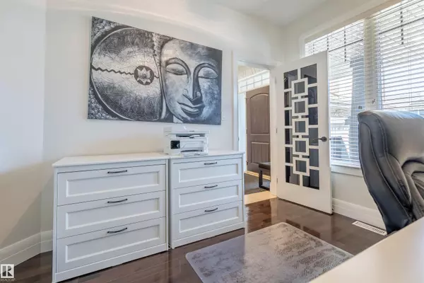 Edmonton, AB T6W 0Y2,#20 10550 ELLERSLIE RD SW