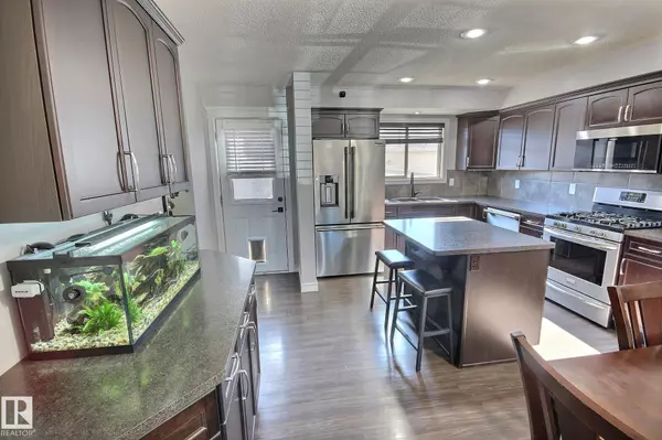 Spruce Grove, AB T7X 0N9,351 NELSON DR