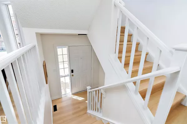 Edmonton, AB T6J 6Z4,#14 11105 9 AV NW