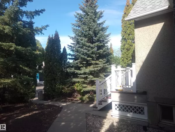 Edmonton, AB T5G 1K8,11235 95 ST NW NW