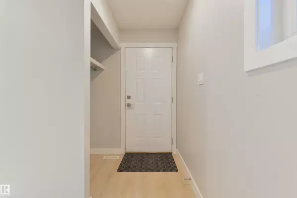 Edmonton, AB T6C 0Y2,7942 82 AV NW