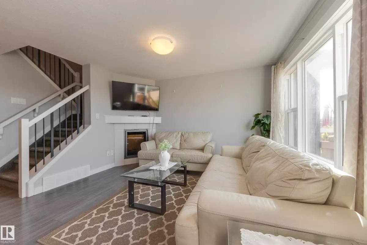 Edmonton, AB T6X 1Z4,3458 WEIDLE WY SW