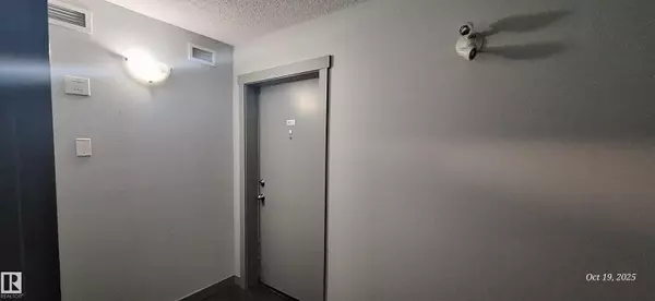 Edmonton, AB T6W 2A2,#402 11804 22 AV SW