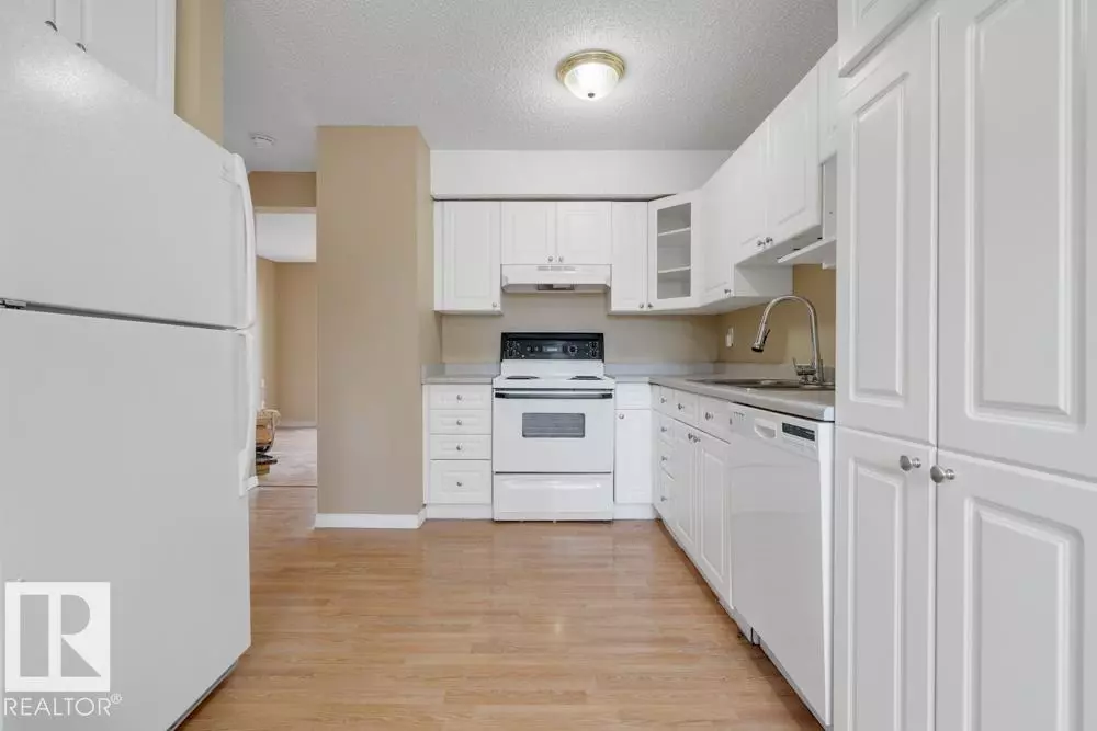 Edmonton, AB T5A 4A5,1193 HOOKE RD NW