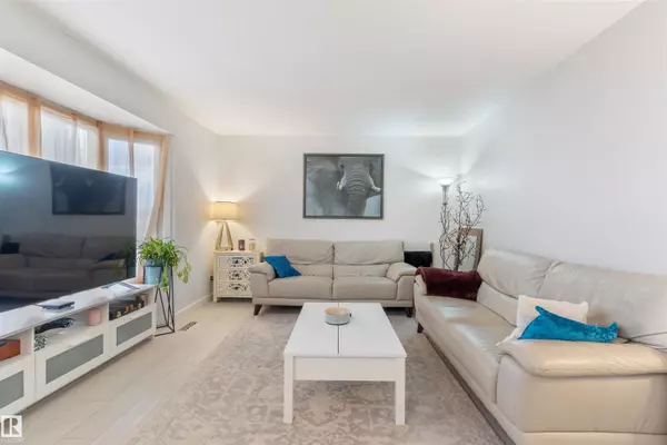 Vegreville, AB T9C 1G7,5614 48A ST